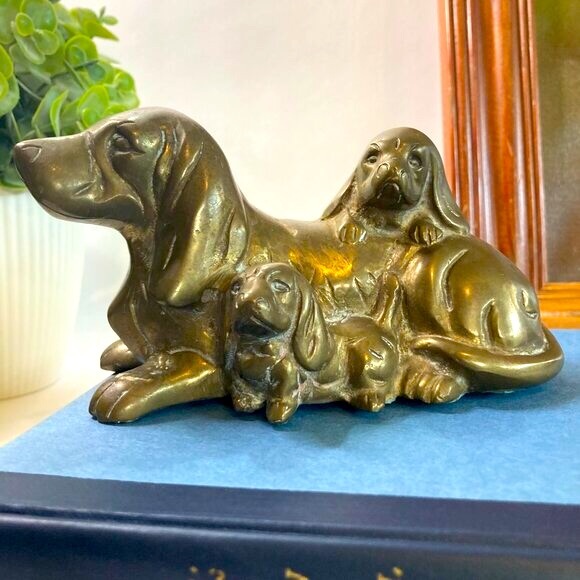 Brass Basset Hound Mom and Babies figurine - Picture 2 of 12